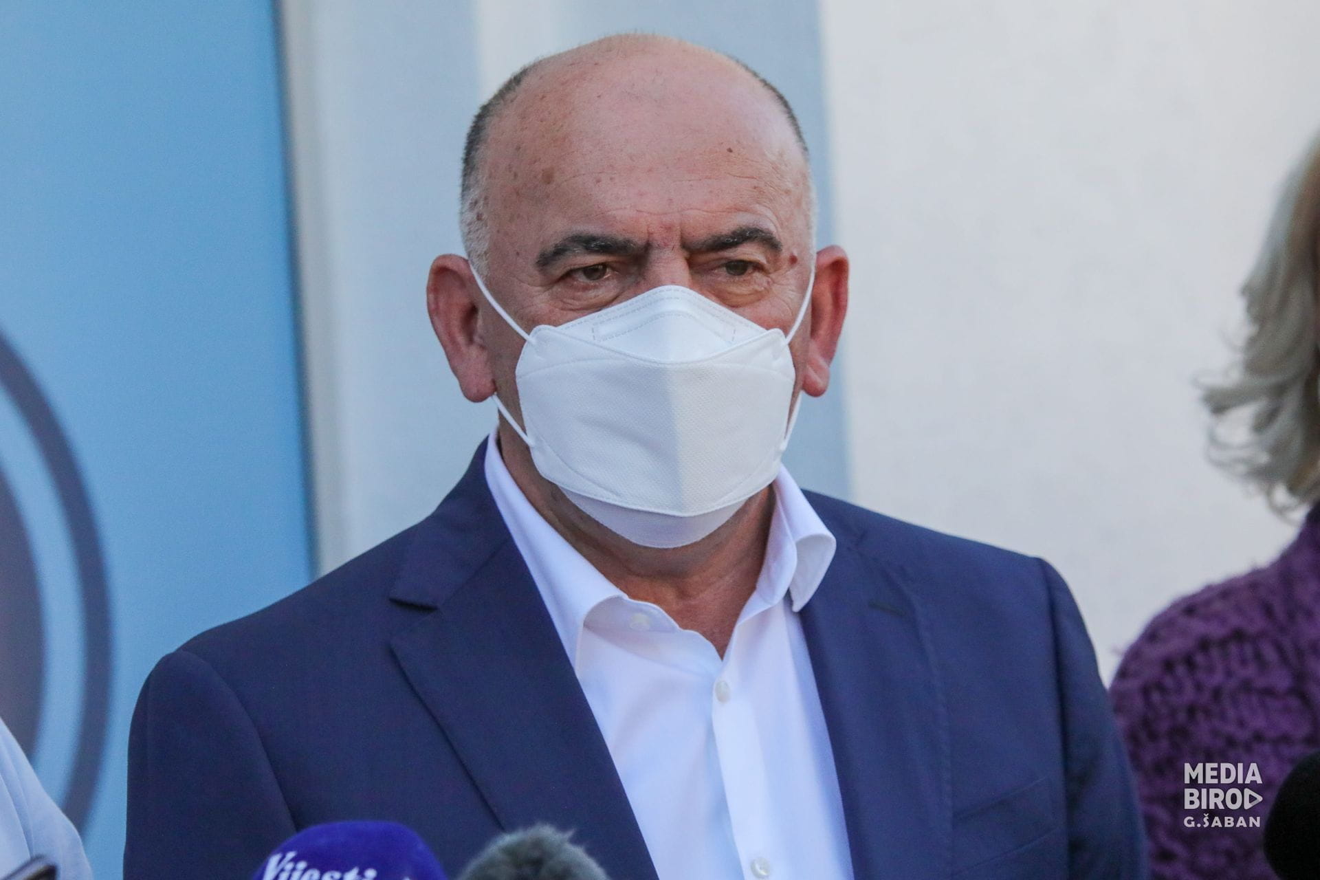 Fotografija 3: Počela imunizacija novinara, Abazović primio vakcinu AstraZeneka