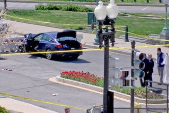 Blokiran Kapitol hil, vozilo naletjelo na dvojicu policajaca Blokiran Kapitol hil, vozilo naletjelo na dvojicu policajaca