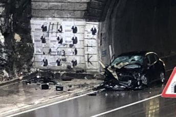 Saobraćajna nezgoda u tunelu Budoš, dvije osobe teže povrijeđene Saobraćajna nezgoda u tunelu Budoš, dvije osobe teže povrijeđene