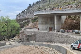 Privode se kraju radovi na uređenju plaže u Rogamima Privode se kraju radovi na uređenju plaže u Rogamima