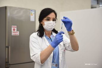 U Crnoj Gori dato više od 238.000 doza vakcina U Crnoj Gori dato više od 238.000 doza vakcina