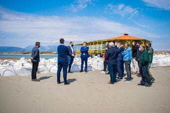 Stijović: Izvađeni materijal sa ušća desnog rukavca rijeke Bojane da se iskoristi za očuvanje Ade Bojane Stijović: Izvađeni materijal sa ušća desnog rukavca rijeke Bojane da se iskoristi za očuvanje Ade Bojane