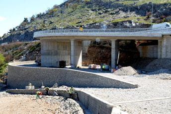 Privode se kraju radovi na izgradnju plaže u Rogamima Privode se kraju radovi na izgradnju plaže u Rogamima