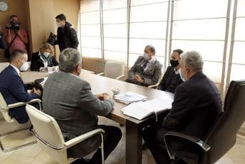 Krivokapić napustio sastanak nakon 45 minuta Krivokapić napustio sastanak nakon 45 minuta