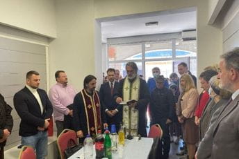 Prava Crna Gora otvorila štab u HN, sveštenik osveštao prostorije Sa otvaranja štaba Prave Crne Gore