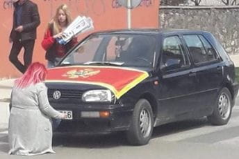 Marković: Samoljepljive tablice koristimo za reklamu partije Marković: Samoljepljive tablice koristimo za reklamu partije