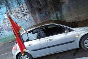 VIDEO: Prosuo fekalije po autu sa državnom zastavom, pa pobjegao VIDEO: Prosuo fekalije po autu sa državnom zastavom, pa pobjegao