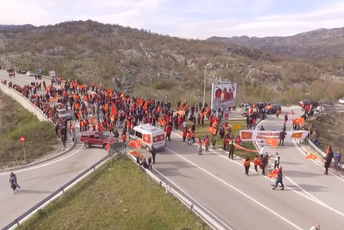 VIDEO: Blokada na Bogetićima snimljena iz vazduha VIDEO: Blokada na Bogetićima snimljena iz vazduha