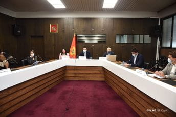 Milatović: Zajedničkim djelovanjem do uspješne ljetne sezone Milatović: Zajedničkim djelovanjem do uspješne ljetne sezone