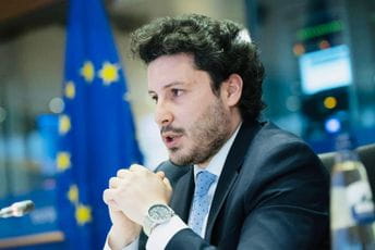 Abazović: Plaćamo najskuplji kilometar auto-puta na svijetu Abazović: Plaćamo najskuplji kilometar auto-puta na svijetu