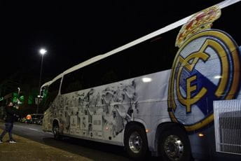Divljački napad Liverpulovih navijača na autobus sa igračima Real Madrid Divljački napad Liverpulovih navijača na autobus sa igračima Real Madrid