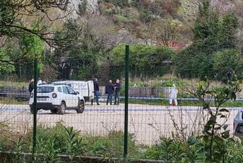 Ispituju da li je Tomović pucao u sebe Ispituju da li je Tomović pucao u sebe