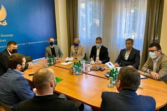 Spajić: Daćemo sve od sebe da pronađemo rješenje za situaciju u kojoj su se našli crnogorski prevoznici Spajić: Daćemo sve od sebe da pronađemo rješenje za situaciju u kojoj su se našli crnogorski prevoznici