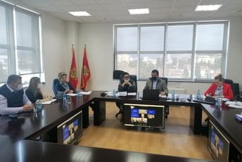 Italijani spremni da doniraju dodatna sredstva za završetak Eko-efikasne zgrade u Podgorici Italijani spremni da doniraju dodatna sredstva za završetak Eko-efikasne zgrade u Podgorici