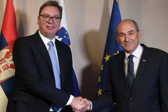 Koliko smrti staje na jednu salvetu? Vučić i Janša: Koliko smrti staje na jednu salvetu?