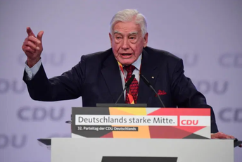 Švarc-Šiling: Evropa da digne glas protiv ''non-papera'' o komadanju BiH Švarc-Šiling: Evropa da digne glas protiv ''non-papera'' o komadanju BiH