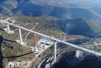 Uskoro objavljivanje dokumentacije za autoput, o dodjeli stanova i kredita funkcionerima... Uskoro objavljivanje dokumentacije za autoput, o dodjeli stanova i kredita funkcionerima...