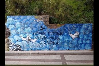 Stihovima četničke pjesme se ne vrijeđa pojedinac, već jedno kompletno društvo i zajednica koja teži zdravom, evropskom razvoju Stihovima četničke pjesme se ne vrijeđa pojedinac, već jedno kompletno društvo i zajednica koja teži zdravom, evropskom razvoju