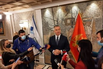 Đukanović: Predlagati Balkanu korekciju granica je obavezan ulazak u rat Đukanović: Predlagati Balkanu korekciju granica je obavezan ulazak u rat