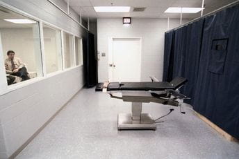 Osuđenik na smrtnu kaznu želi streljački vod, a ne injekciju Osuđenik na smrtnu kaznu želi streljački vod, a ne injekciju