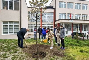Kašćelan: Obrazovanje o ekologiji da bude u fokusu obrazovnog sistema Kašćelan: Obrazovanje o ekologiji da bude u fokusu obrazovnog sistema