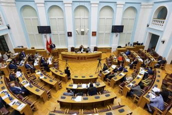 Skupština Prijestonice: Vlada da obrazloži zašto je smanjila kapitalni budžet za Cetinje Skupština Prijestonice: Vlada da obrazloži zašto je smanjila kapitalni budžet za Cetinje