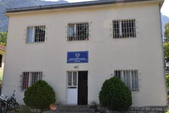 Opljačkana Specijalna bolnica za psihijatriju u Dobroti, lopovi ukrali 28 hiljada eura Opljačkana Specijalna bolnica za psihijatriju u Dobroti, lopovi ukrali 28 hiljada eura