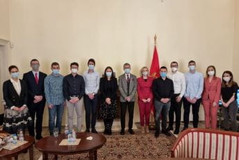 Borovinić Bojović: Od obrazovanja mladih naraštaja zavisi budućnost naše zemlje Borovinić Bojović: Od obrazovanja mladih naraštaja zavisi budućnost naše zemlje