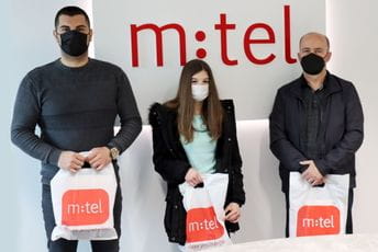 Prvih pet dobitnika preuzeli nagrade Prvih pet dobitnika preuzeli nagrade