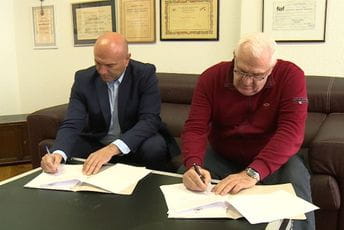 Carević i Tomčić potpisali sporazum o saradnji Opštine Budva i Filmskih novosti Carević i Tomčić potpisali sporazum o saradnji Opštine Budva i Filmskih novosti