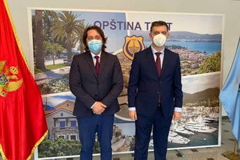 Sekulović - Komnenović: Ubrzane kadrovske promjene nužne su zarad bolje saradnje i funkcionisanja lokalne samouprave Sekulović - Komnenović: Ubrzane kadrovske promjene nužne su zarad bolje saradnje i funkcionisanja lokalne samouprave