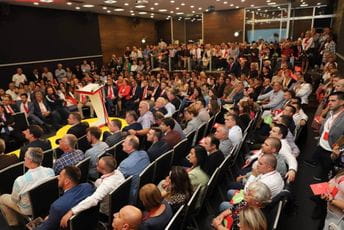 Demokrate: Carević da kaže koga je podmitio za svoje poslove Demokrate: Carević da kaže koga je podmitio za svoje poslove