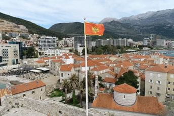 Uprkos lijepom vremenu: U Budvi puste ulice i plaže Uprkos lijepom vremenu: U Budvi puste ulice i plaže