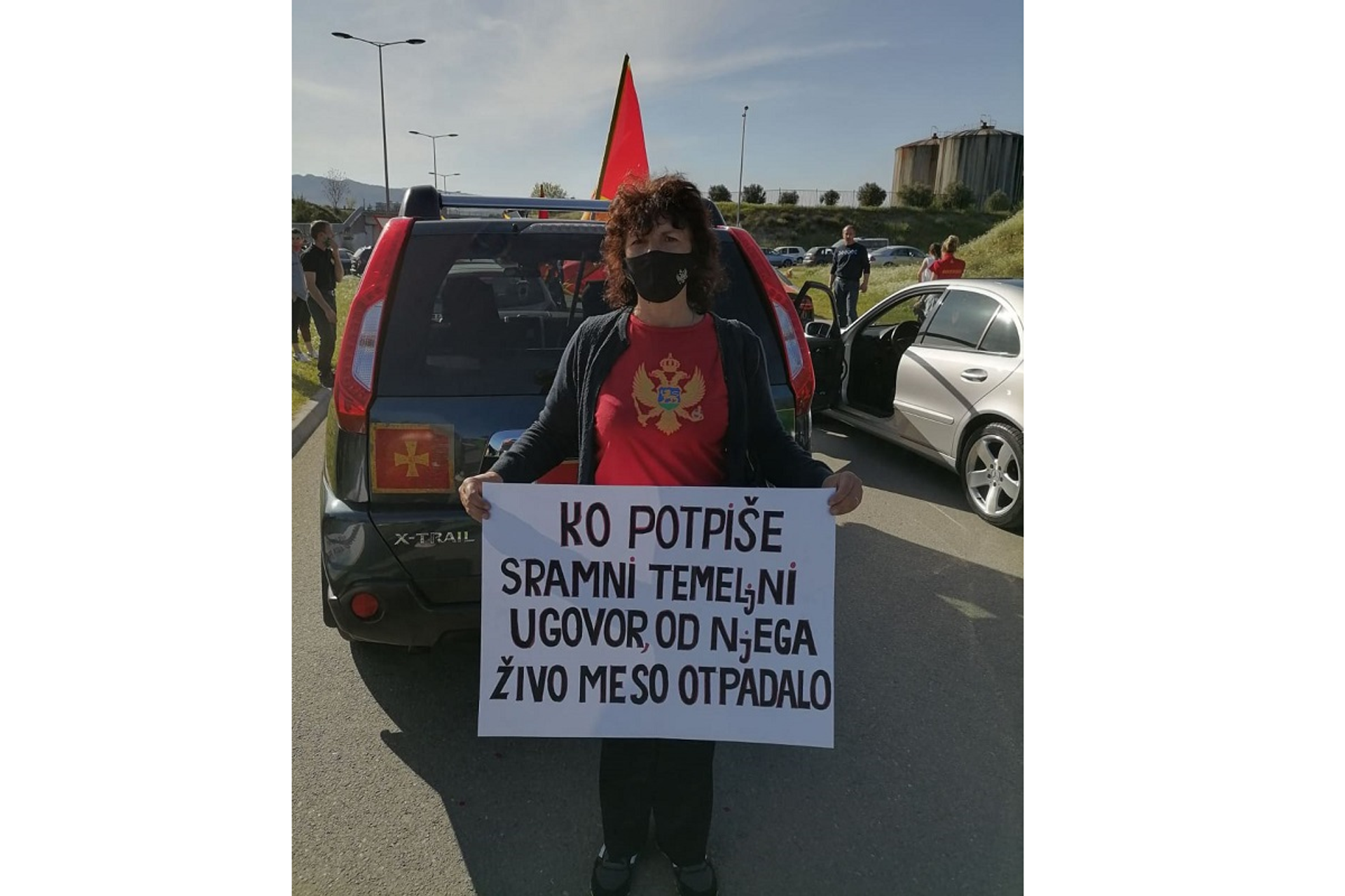 Fotografija 1: Veliko ne razoru našega doma
