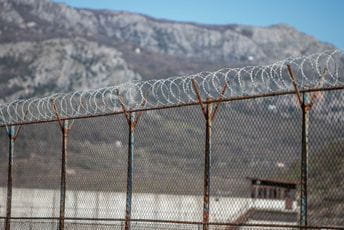 Vukčević: Dronovi primijećeni 20 puta za dva mjeseca, spriječen unos desetina mobilnih telefona