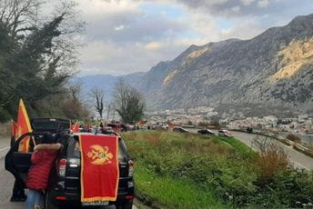 Svi za Crnu Goru - jedinu svetinju Svi za Crnu Goru - jedinu svetinju