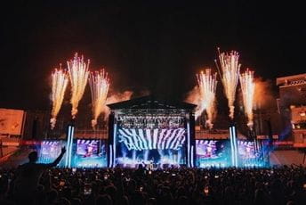 Novozelandski bend održao koncert pred 50.000 ljudi Novozelandski bend održao koncert pred 50.000 ljudi