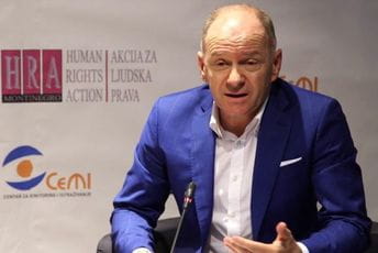 Advokati prijete protestima zbog zakona o fiskalizaciji Advokati prijete protestima zbog zakona o fiskalizaciji