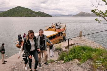 Crna Gora će biti među prvim destinacijama u Srbiji, već su krenuli upiti Crna Gora će biti među prvim destinacijama u Srbiji, već su krenuli upiti