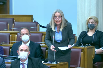 Jelušić tvrdi da za smjenu Vlade postoji konsenzus DPS-a i DF-a Jelušić tvrdi da za smjenu Vlade postoji konsenzus DPS-a i DF-a