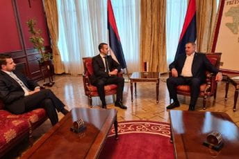 Spajić i Milatović sa premijerom RS Radovanom Viškovićem Spajić i Milatović sa premijerom RS Radovanom Viškovićem