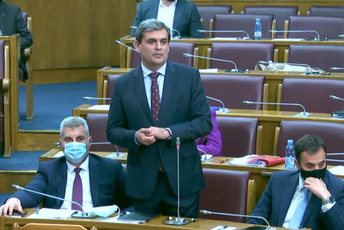 Ibrahimović će se odazvati pozivu Bečića: Jedna od tema da bude i tehnička vlada Ibrahimović će se odazvati pozivu Bečića: Jedna od tema da bude i tehnička vlada