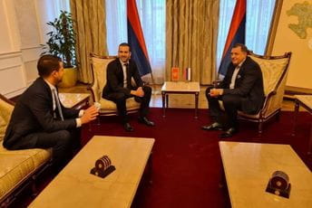 Rabrenović: Bez crnogorske zastave kod Dodika, toliko domaćin iz RS poštuje goste Rabrenović: Bez crnogorske zastave kod Dodika, toliko domaćin iz RS poštuje goste