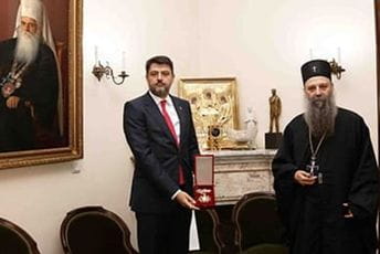 Za Crnu Goru persona non grata, za Porfirija i dalje ambasador Za Crnu Goru persona non grata, za Porfirija i dalje ambasador