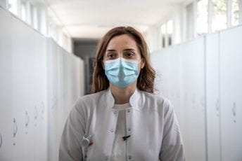 Medicinski radnici posljednji atom snage ulažu da sačuvaju zdravlje i živote Medicinski radnici posljednji atom snage ulažu da sačuvaju zdravlje i živote