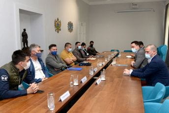 Glavni grad će pomoći fudbalskim drugoligaškim i trećeligaškim klubovima iz Podgorice Glavni grad će pomoći fudbalskim drugoligaškim i trećeligaškim klubovima iz Podgorice