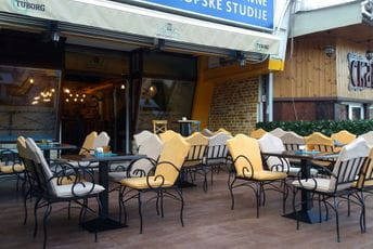 Jedna osoba uhapšena zbog aktiviranja ručne bombe na UO „Barley pub” u Podgorici Jedna osoba uhapšena zbog aktiviranja ručne bombe na UO „Barley pub” u Podgorici