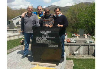 Barani izradili i postavili nadgrobni spomenik Urošu Toškoviću Barani izradili i postavili nadgrobni spomenik Urošu Toškoviću