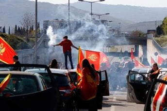 Patriotske auto-kolone i danas: Proslavite Vaskrs, pa barjak u ruke! Patriotske auto-kolone i danas: Proslavite Vaskrs, pa barjak u ruke!