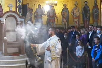 Vaskršnja liturgija u Hramu uz veliki broj vjernika (FOTO) Vaskršnja liturgija u Hramu uz veliki broj vjernika (FOTO)